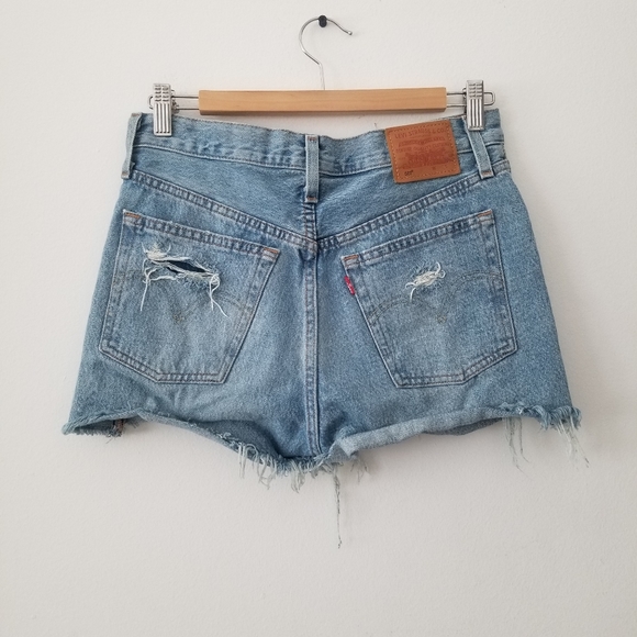 Levi's 501 Jean Shorts Distressed Button Fly 26/2 - Picture 2 of 11